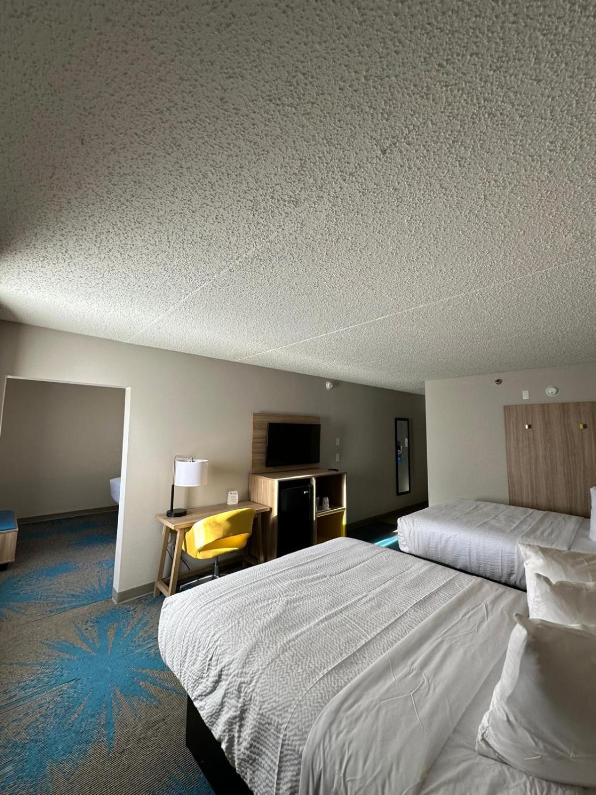 Days Inn By Wyndham Mandan Bismarck Area Exterior photo